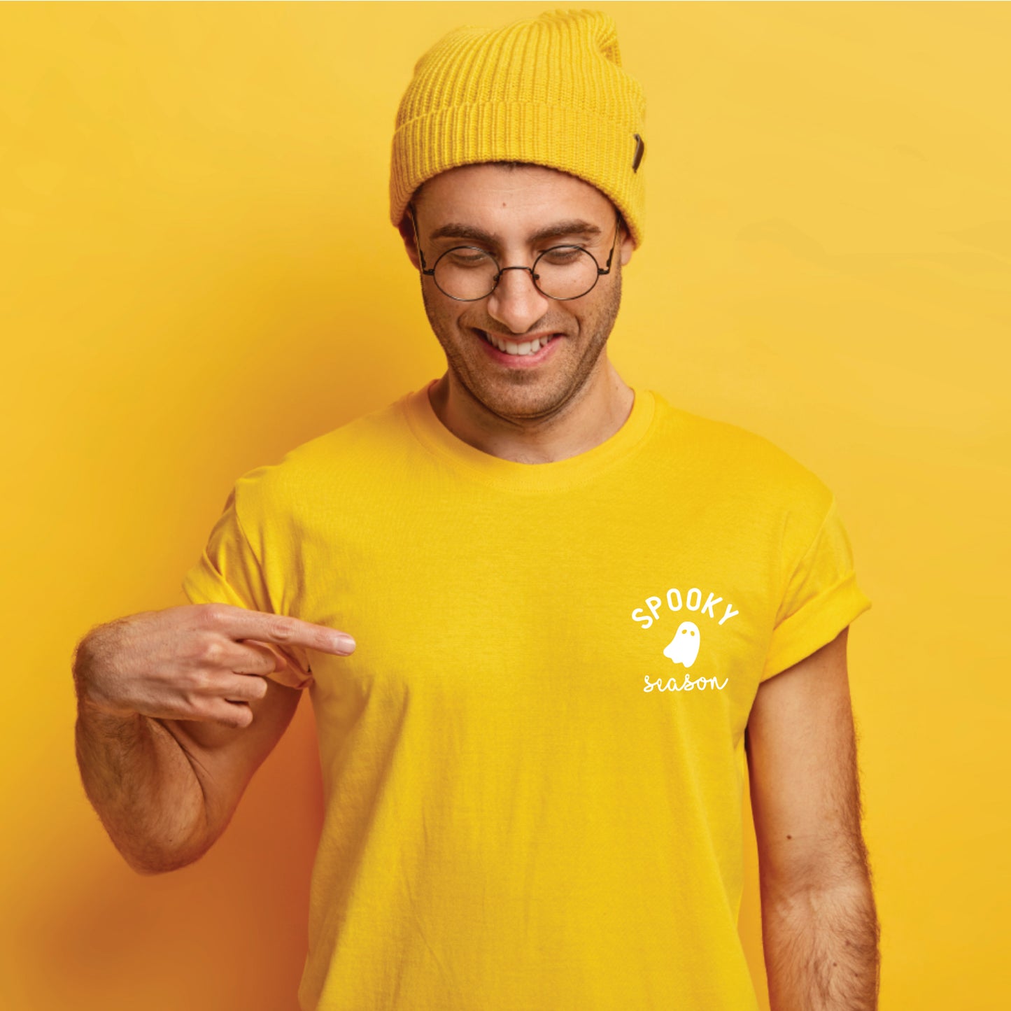 Minimalist Spooky Season T-Shirt - Casual Halloween Apparel,Simple Ghost Halloween Tee - Autumn Fashion Essential,Spooky Season White Ghost T-Shirt - October Must-Have,Cute Spooky Season Casual Tee - Perfect for Fall Festivities