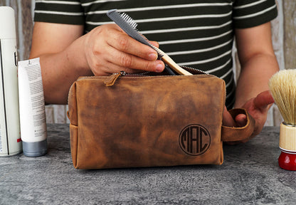 Personalized Dopp Kits, Leather Dopp Kit, Leather Toiletry Bag, Groomsmen Gifts, Anniversary Gift for Him, Father's Day Gift, Men Travel Kit
