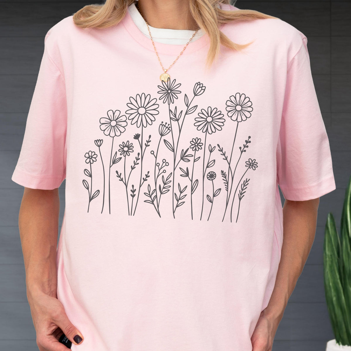 Minimalist Wildflower Line Art T-Shirt: Botanical Graphic Tee